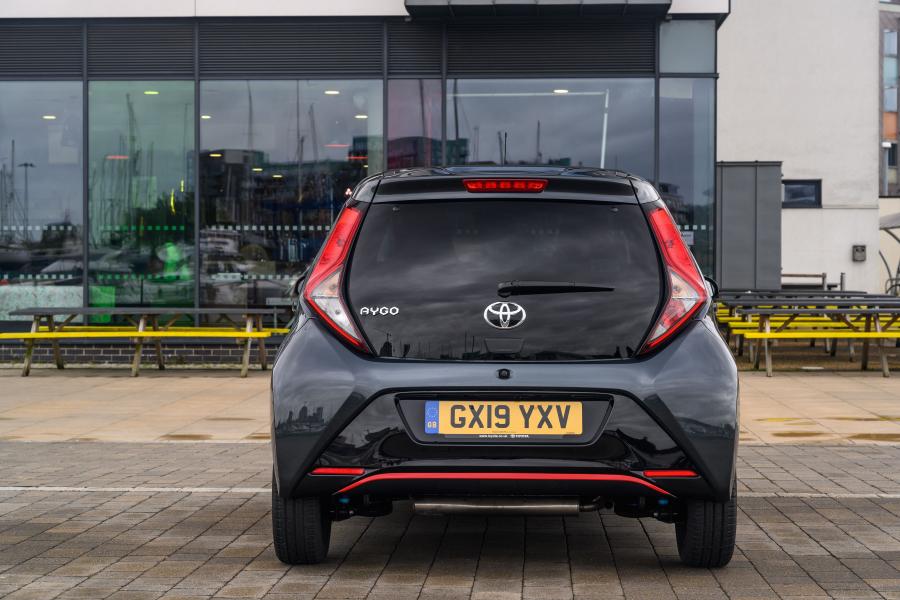  Toyota Aygo x-trend 5-Door 2019 года  (UK) (фото 13 из 26)